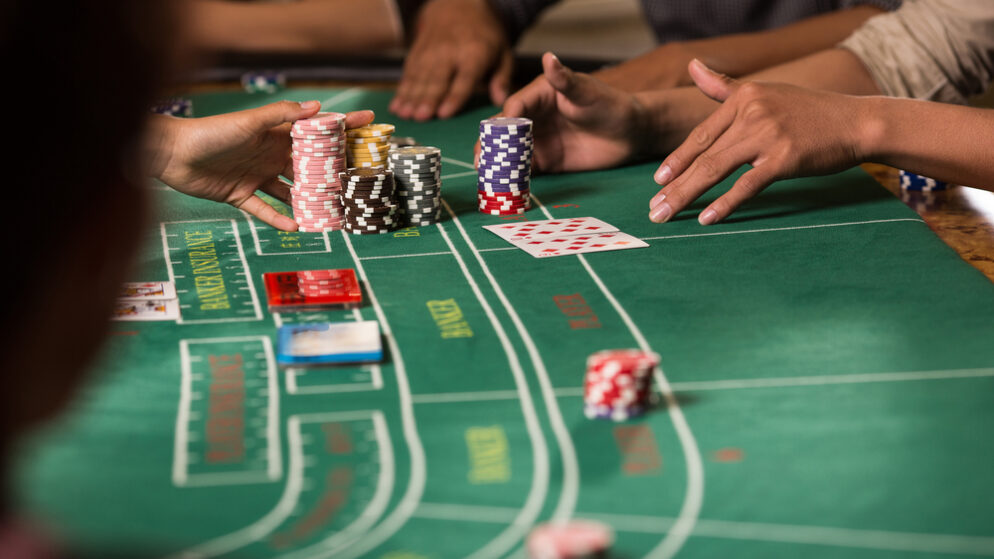 Baccarat Regeln: Eine klare Spielanleitung und hilfreiche Tipps für Anfänger